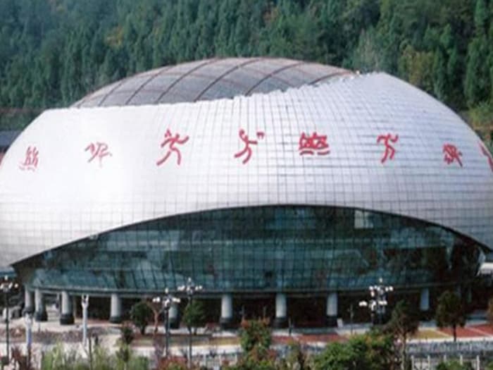 遵义体育中心球形网架加工安装